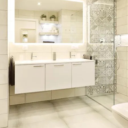 Lovely Lux Garden Flat Near Royal Park * Warsaw
