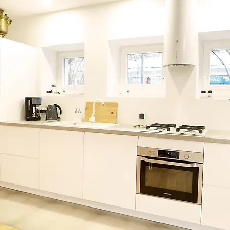 Daire Lovely Lux Garden Flat Near Royal Park Varşova