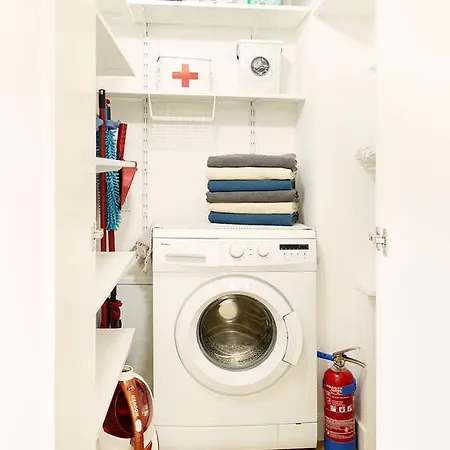 Lovely Lux Garden Flat Near Royal Park